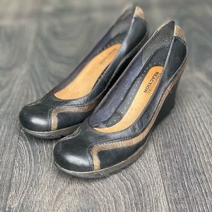 Kenneth Cole Reaction Leather Wedge Size 8.5